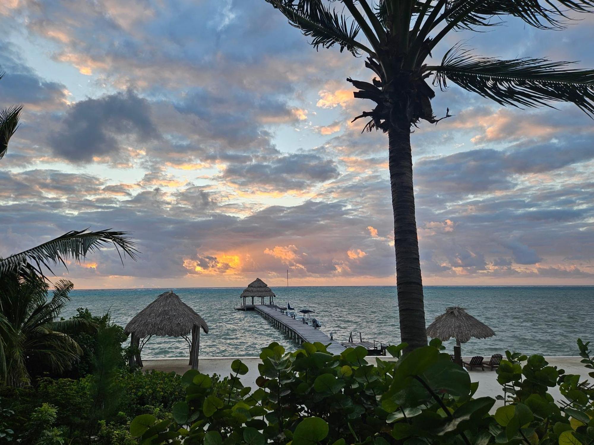Xanadu Island Resort San Pedro  Ngoại thất bức ảnh