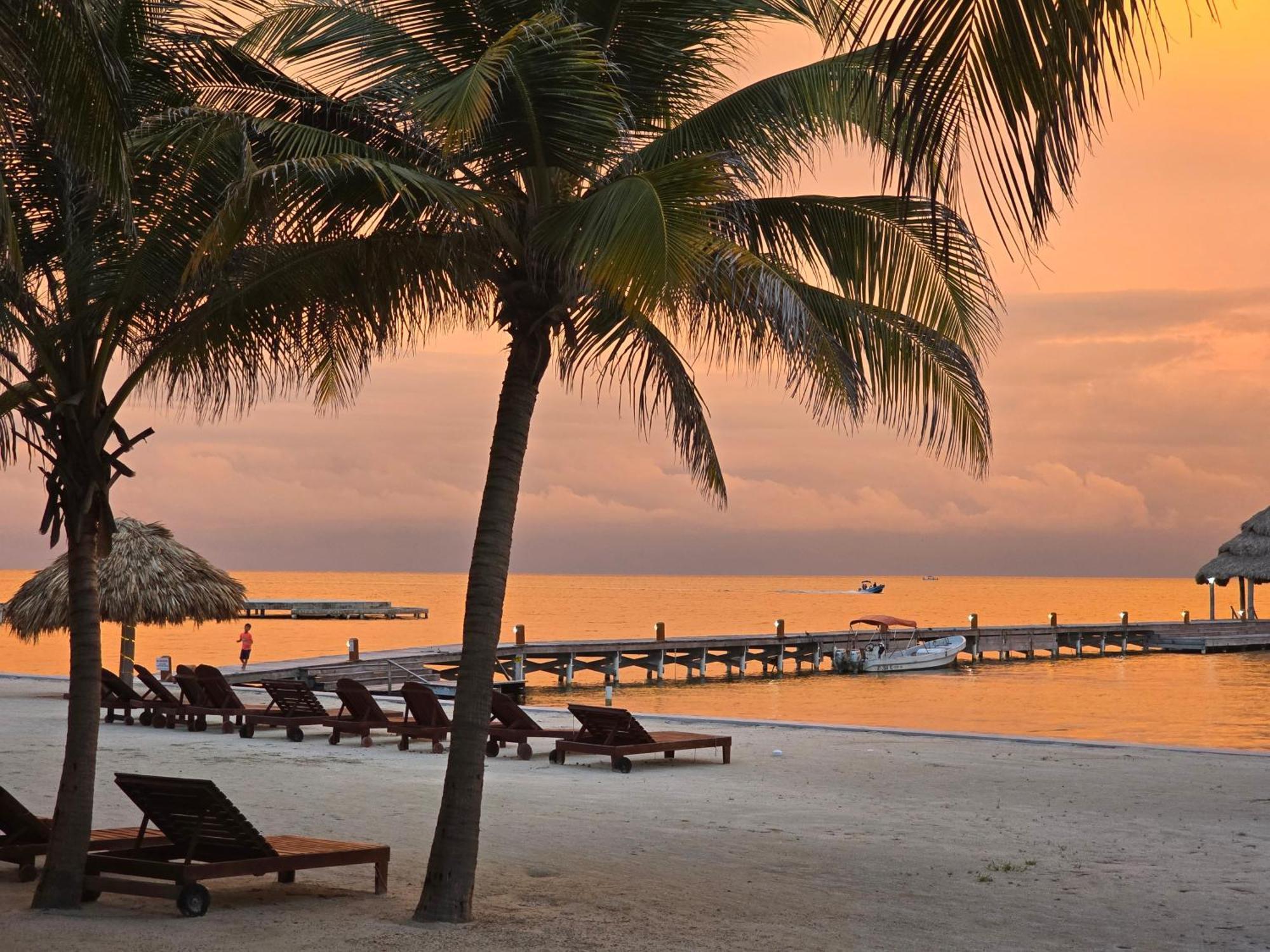 Xanadu Island Resort San Pedro  Ngoại thất bức ảnh